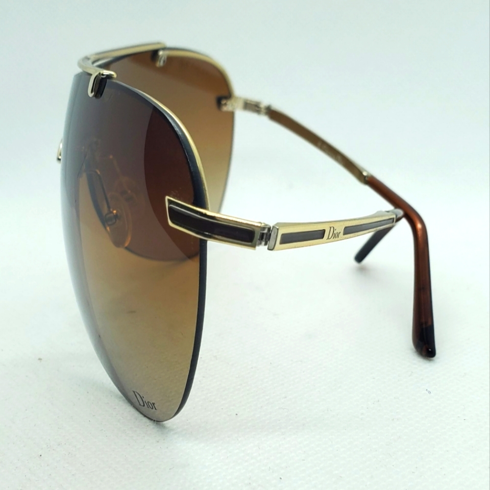 Dior Gold-Toned Oversizes Sunglasses For Women - Picture 5 of 10